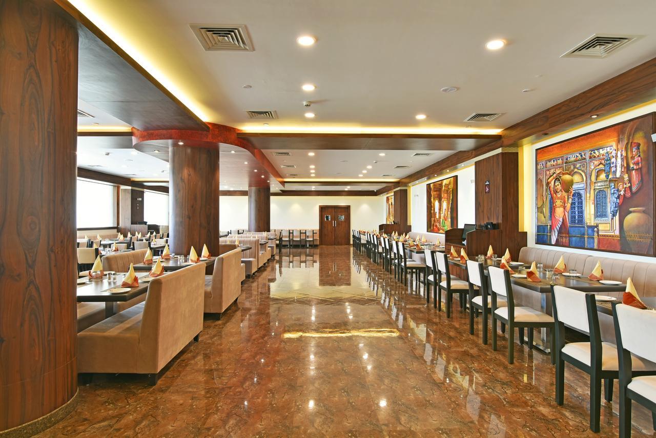 Отель Club One Manor Экстерьер фото