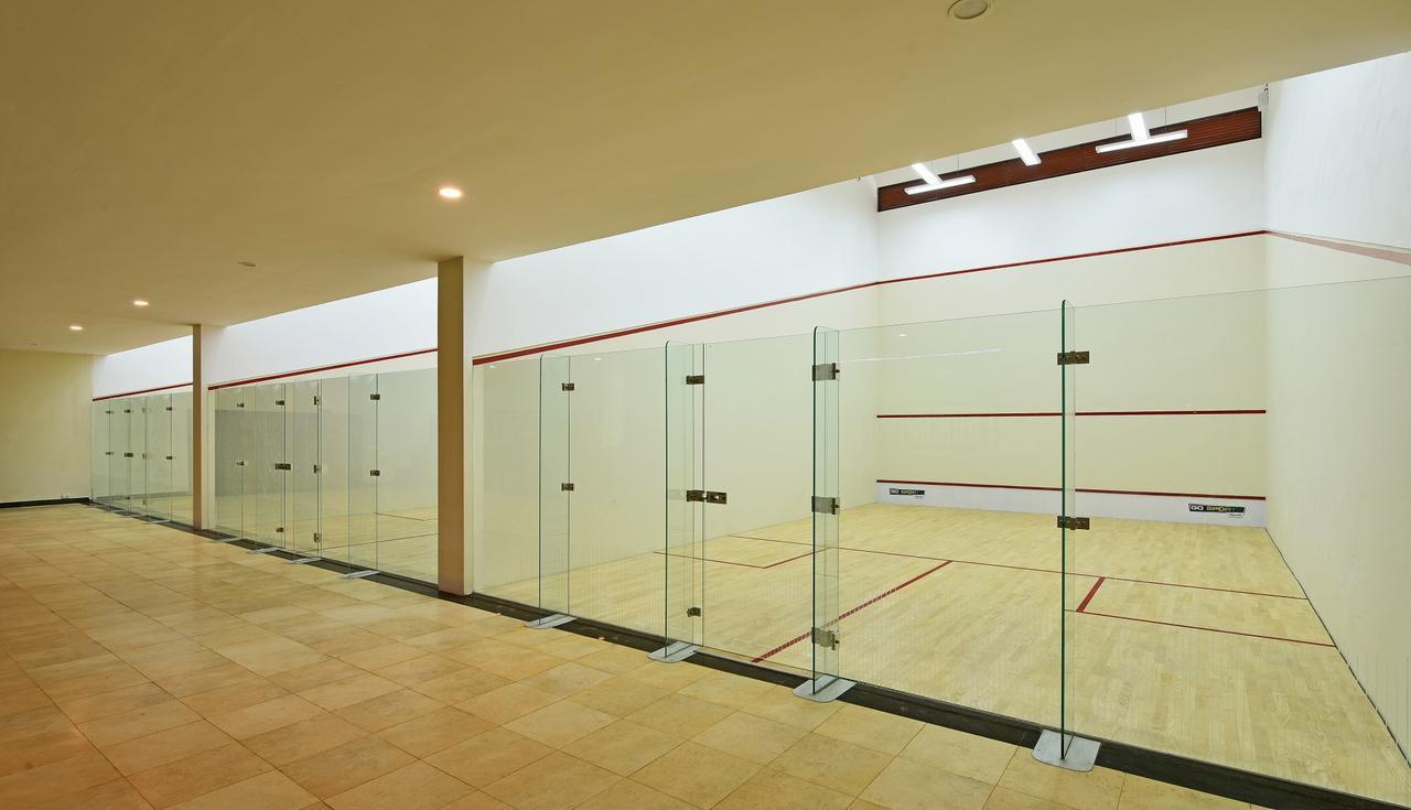 Отель Club One Manor Экстерьер фото