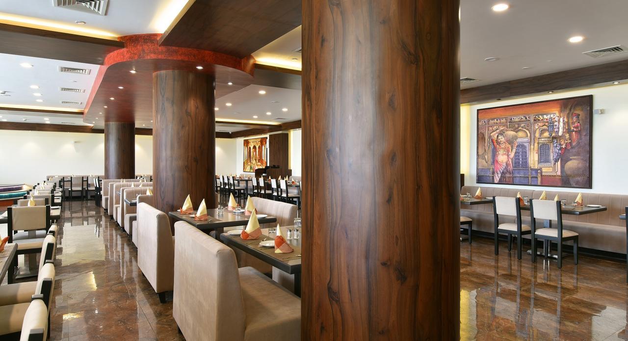 Отель Club One Manor Экстерьер фото