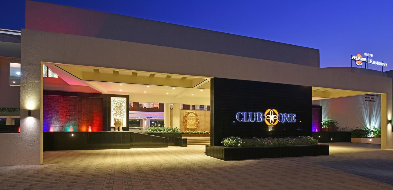 Отель Club One Manor Экстерьер фото